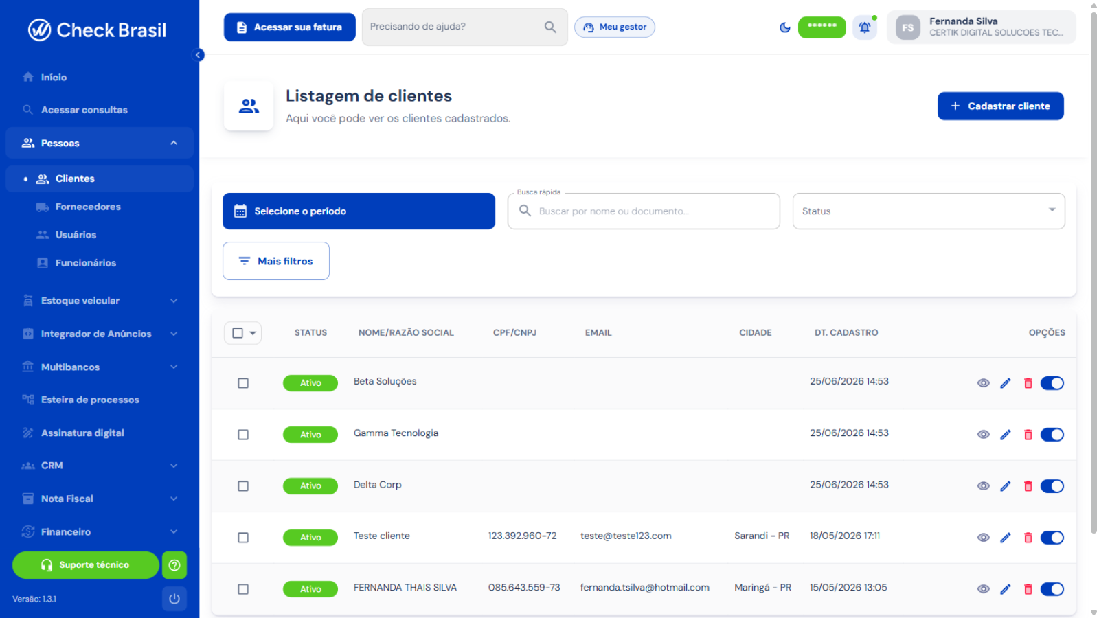 Listagem de clientes com filtros e tabela